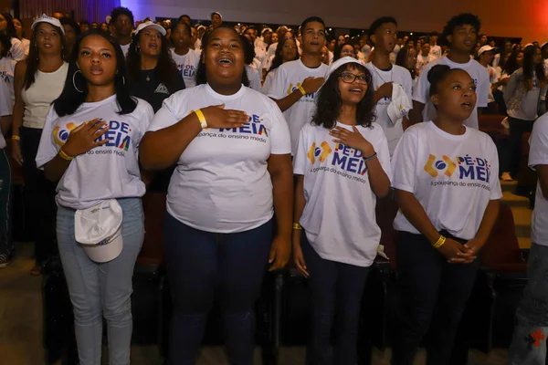 Governo de Minas sedia lançamento regional do programa Pé-de-Meia