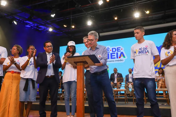 Governo de Minas sedia lançamento regional do programa Pé-de-Meia