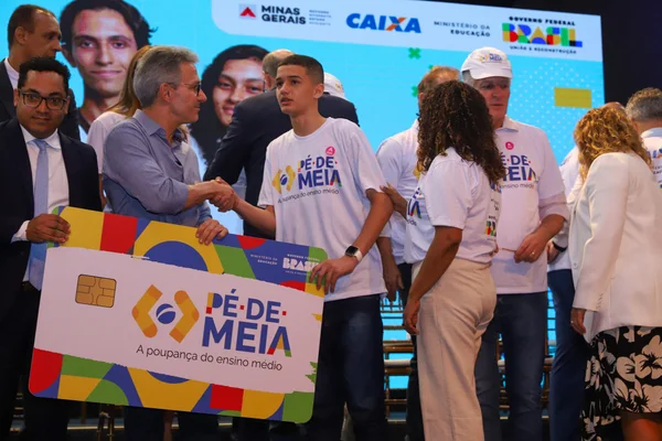 Governo de Minas sedia lançamento regional do programa Pé-de-Meia