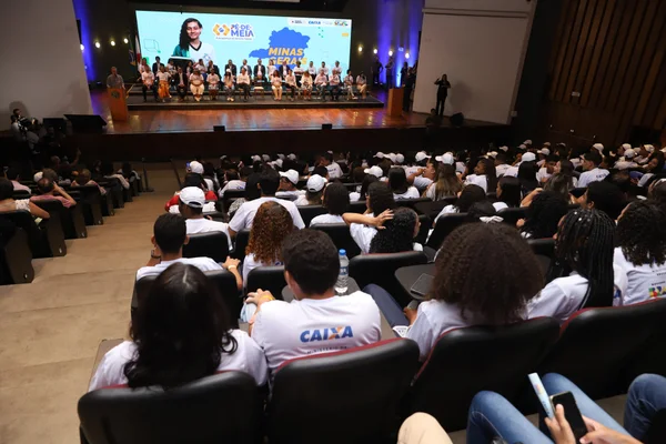 Governo de Minas sedia lançamento regional do programa Pé-de-Meia