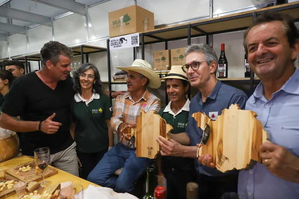 Em São Roque de Minas, governador acompanha programação da Cavalgada Temática: Roteiro do Queijo Serra da Canastra