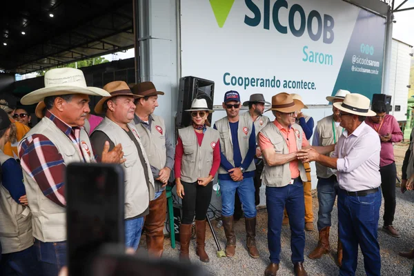 Em São Roque de Minas, governador acompanha programação da Cavalgada Temática: Roteiro do Queijo Serra da Canastra