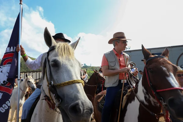 Em São Roque de Minas, governador acompanha programação da Cavalgada Temática: Roteiro do Queijo Serra da Canastra