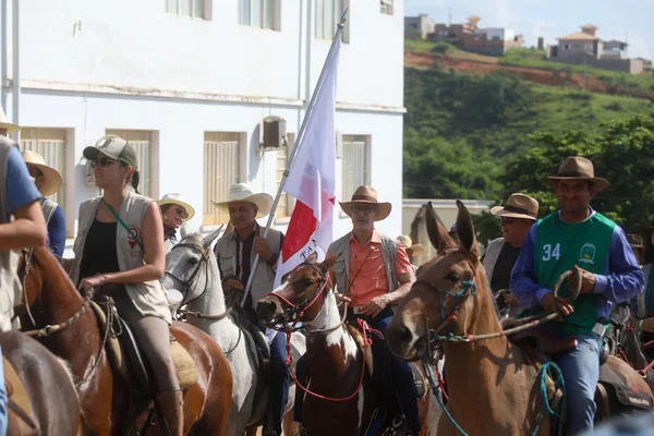Em São Roque de Minas, governador acompanha programação da Cavalgada Temática: Roteiro do Queijo Serra da Canastra