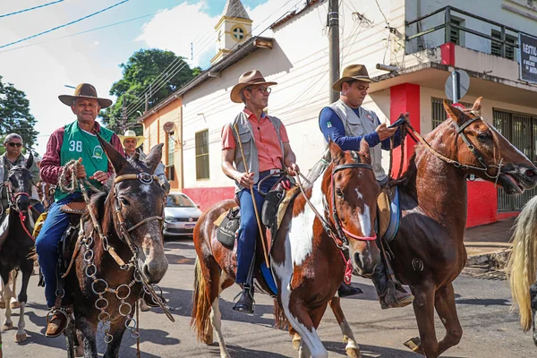 Em São Roque de Minas, governador acompanha programação da Cavalgada Temática: Roteiro do Queijo Serra da Canastra