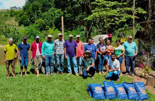 Agricultores atingidos pela seca começam a colher feijão de sementes doadas pelo Governo de Minas