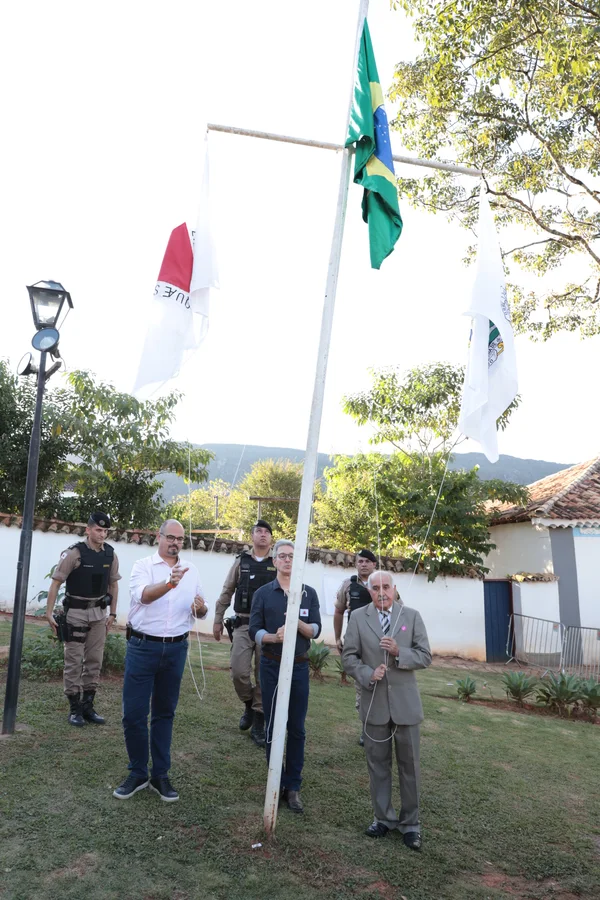 Governo de Minas percorre berço de Tiradentes em homenagem à Inconfidência