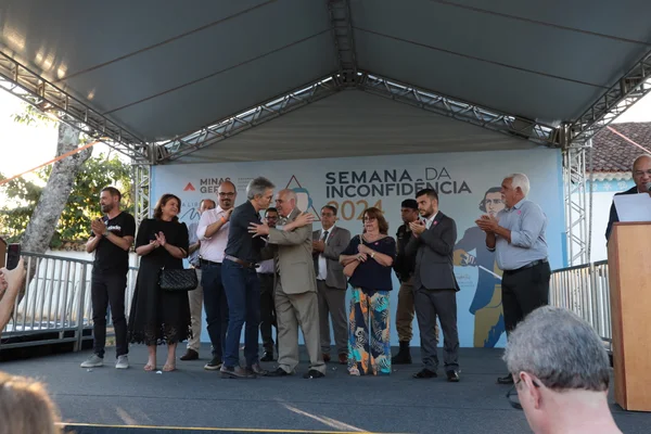 Governo de Minas percorre berço de Tiradentes em homenagem à Inconfidência