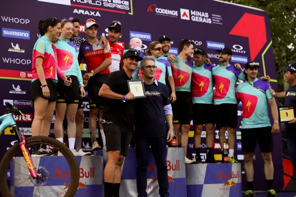 Governador entrega prêmio e destaca importância de eventos vitrine como a Copa do Mundo de Mountain Bike, em Araxá
