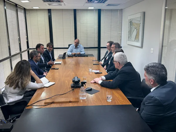 Governo de Minas e concessionária fixam prazos para entrega de melhorias nas estradas do Triângulo Mineiro