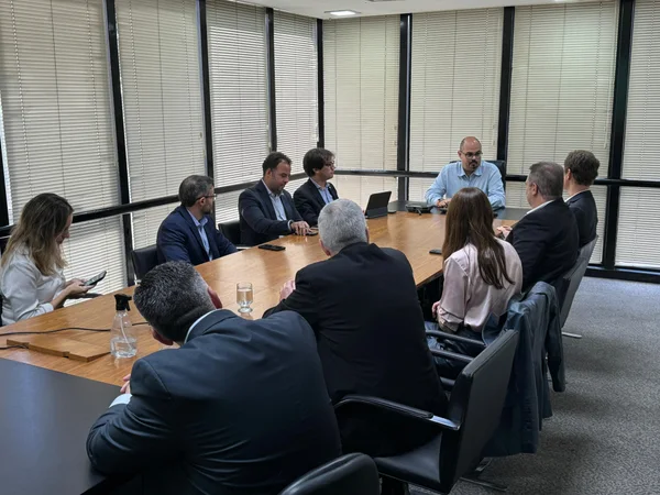 Governo de Minas e concessionária fixam prazos para entrega de melhorias nas estradas do Triângulo Mineiro