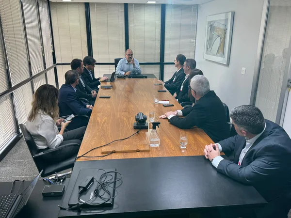 Governo de Minas e concessionária fixam prazos para entrega de melhorias nas estradas do Triângulo Mineiro
