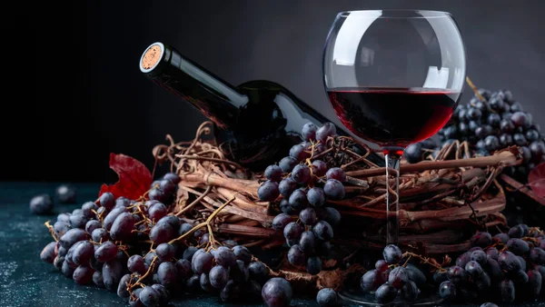  Governo de Minas reduz carga tributária e estimula a fabricação de vinhos no estado