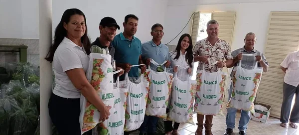 Incentivo do Governo de Minas leva alimentação saudável e gratuita para mais de 9 mil famílias