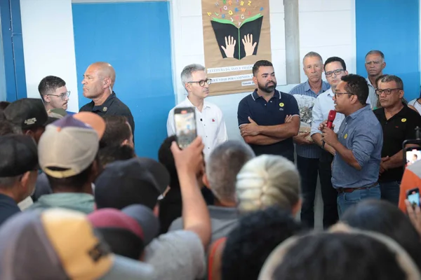 Governador vistoria obras em escola municipal que recebeu recursos do projeto Mãos Dadas para reforma e ampliação