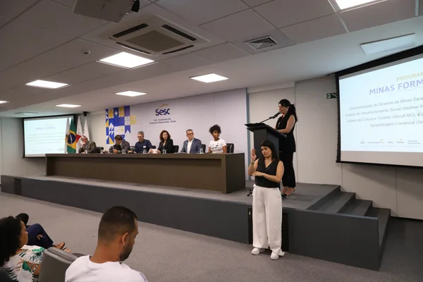 Governo de Minas lança programa de capacitação profissional gratuita em 101 cidades
