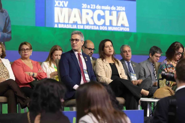 Governo de Minas reforça parceria com os municípios durante a Marcha dos Prefeitos a Brasília