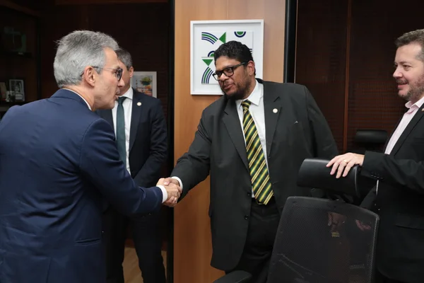 Governo de Minas reforça parceria com os municípios durante a Marcha dos Prefeitos a Brasília