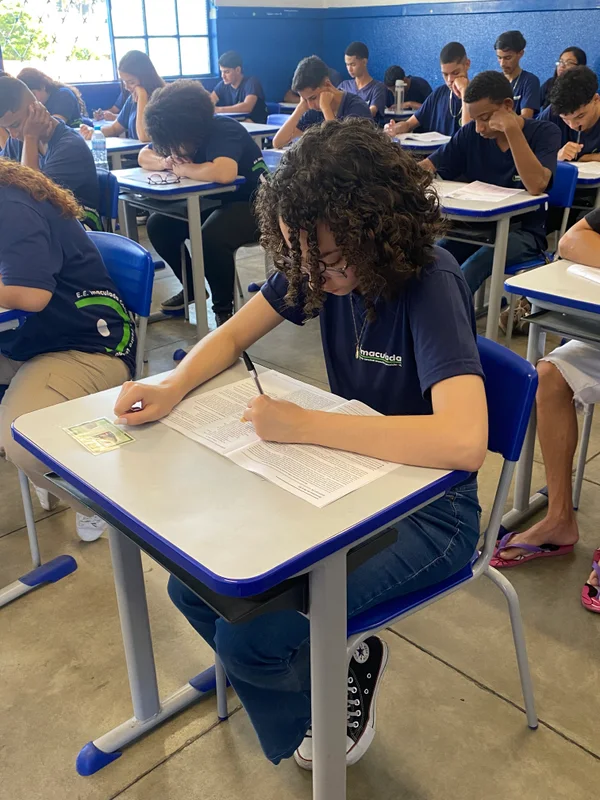Governo de Minas aplica simulado do Enem para preparar estudantes