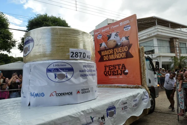 Minas Gerais bate novamente o recorde de maior queijo do mundo