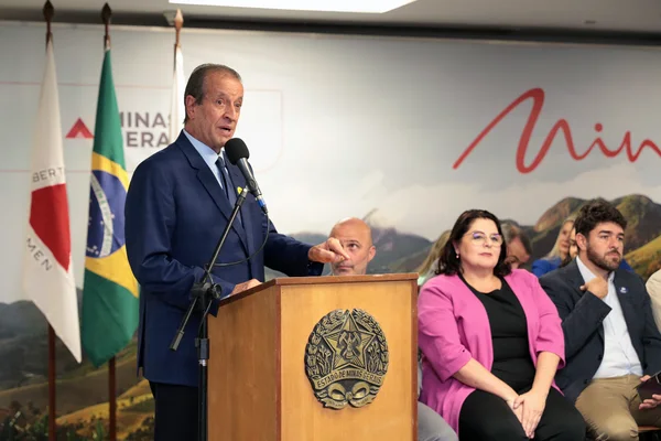 Posse da secretária Alê Portela