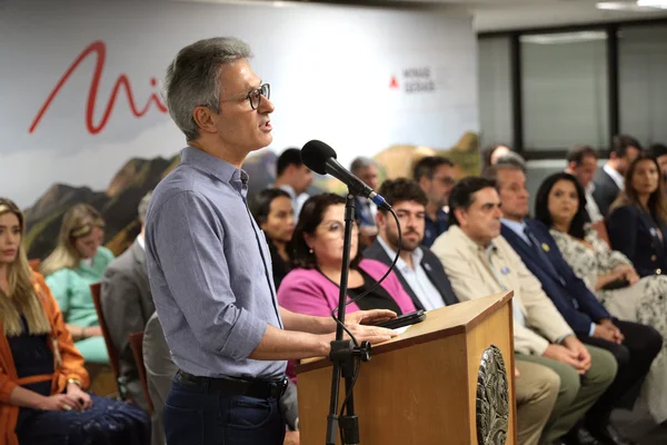 Posse da secretária Alê Portela