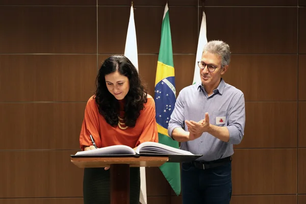 Posse da secretária Camila Neves