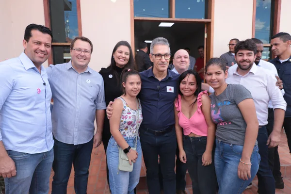 Governador vistoria construção de nova Unidade Básica de Saúde em Araporã
