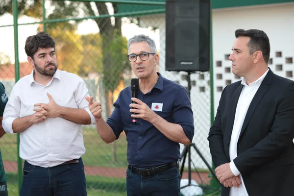 Governador vistoria construção de nova Unidade Básica de Saúde em Araporã