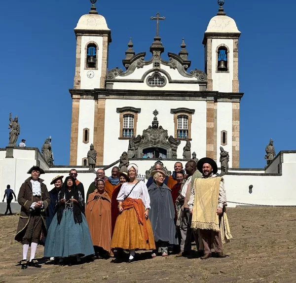 Ópera “Devoção” celebra as origens do povo mineiro a partir de uma história de fé, promessa e milagre