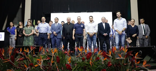 Governador encerra série de compromissos no Norte de Minas na Expomontes