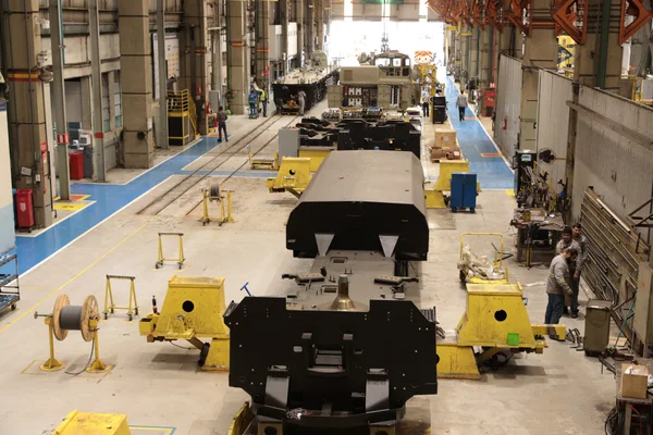 Governo de Minas acompanha entrega de novas locomotivas que vão atuar no sistema ferroviário do estado