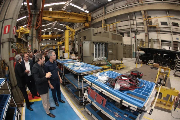 Governo de Minas acompanha entrega de novas locomotivas que vão atuar no sistema ferroviário do estado