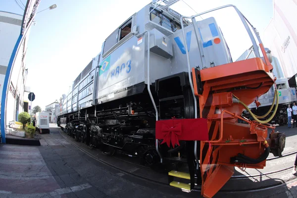 Governo de Minas acompanha entrega de novas locomotivas que vão atuar no sistema ferroviário do estado
