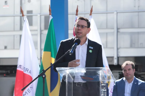 Governo de Minas acompanha entrega de novas locomotivas que vão atuar no sistema ferroviário do estado