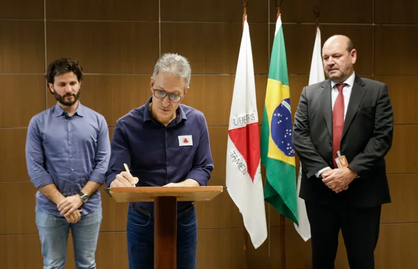 Governo de Minas e Defensoria Pública da União firmam acordo em defesa de pessoas com doenças raras