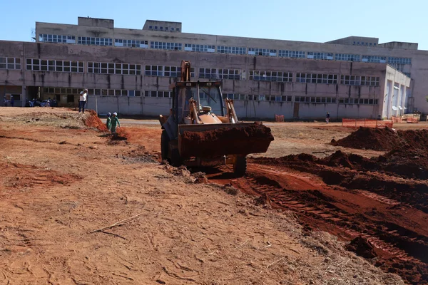Governo de Minas vistoria retomada das obras no Hospital Regional de Sete Lagoas