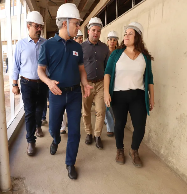 Governo de Minas vistoria retomada das obras no Hospital Regional de Sete Lagoas