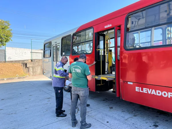 Linhas metropolitanas com maior número de reclamações são fiscalizadas pelo DER-MG