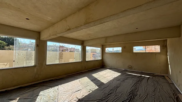 Vice-governador vistoria obras de escola estadual em Maripá de Minas