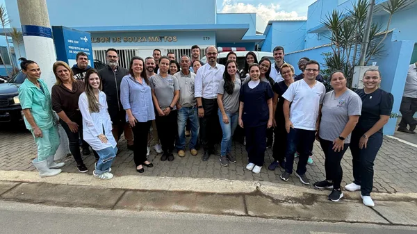 Vice-governador vistoria obras de escola estadual em Maripá de Minas