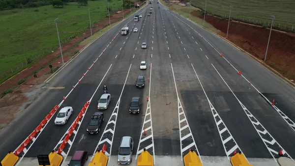 Mais de 50% de veículos leves utilizam benefício de desconto no pedágio em rodovias concessionadas no Sul de Minas