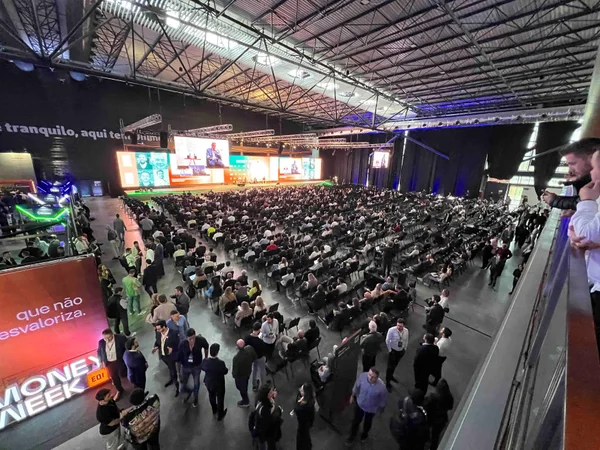 Governador apresenta resultados da gestão implantada em Minas no maior evento de empreendedorismo do Brasil