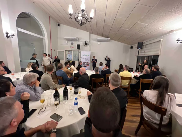 Governador apresenta resultados da gestão implantada em Minas no maior evento de empreendedorismo do Brasil