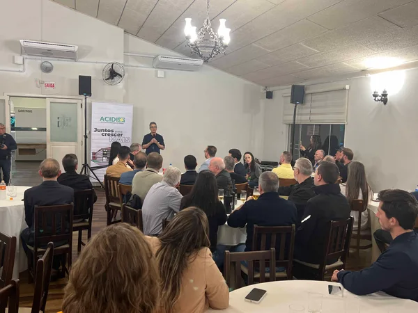 Governador apresenta resultados da gestão implantada em Minas no maior evento de empreendedorismo do Brasil