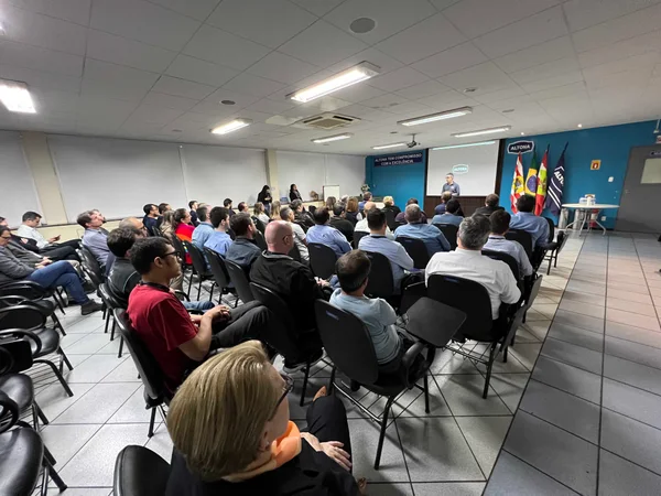 Governador apresenta resultados da gestão implantada em Minas no maior evento de empreendedorismo do Brasil