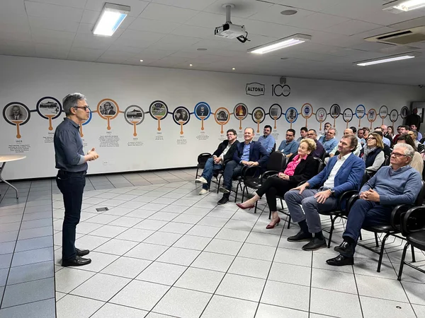 Governador apresenta resultados da gestão implantada em Minas no maior evento de empreendedorismo do Brasil