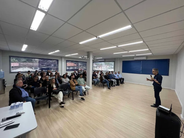 Governador apresenta resultados da gestão implantada em Minas no maior evento de empreendedorismo do Brasil