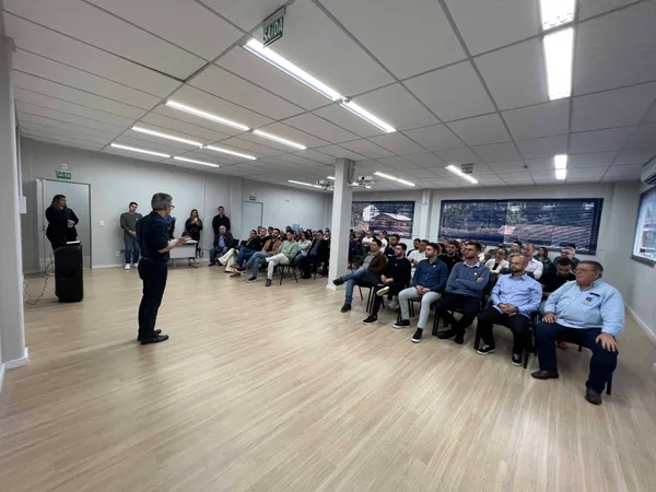Governador apresenta resultados da gestão implantada em Minas no maior evento de empreendedorismo do Brasil