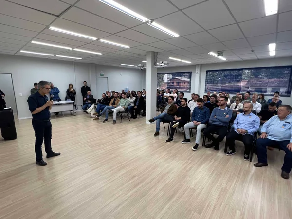 Governador apresenta resultados da gestão implantada em Minas no maior evento de empreendedorismo do Brasil